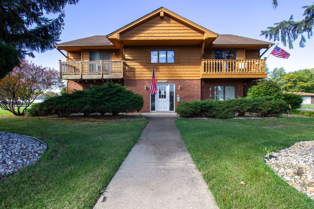 Photo of 9532 Keilman Street #2n, Saint John, IN 46373 (MLS # 831083)