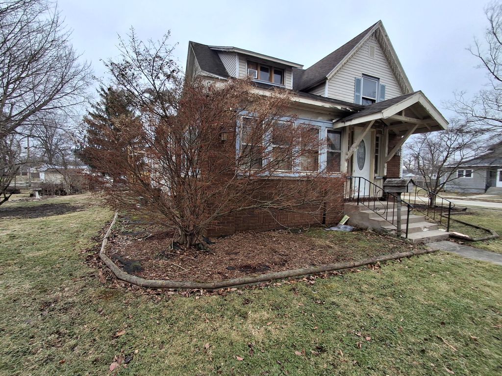 Photo of 555 W Market Street, Nappanee, IN 46550 (MLS # 834518)