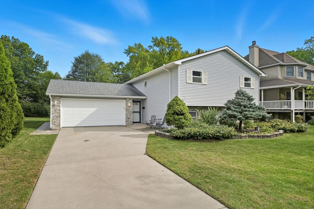 Photo of 7125 Grand Avenue, Hammond, IN 46323 (MLS # 829367)