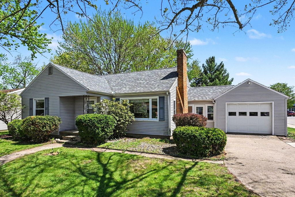 Photo of 400 N Lafayette Street, North Liberty, IN 46554 (MLS # 837915)