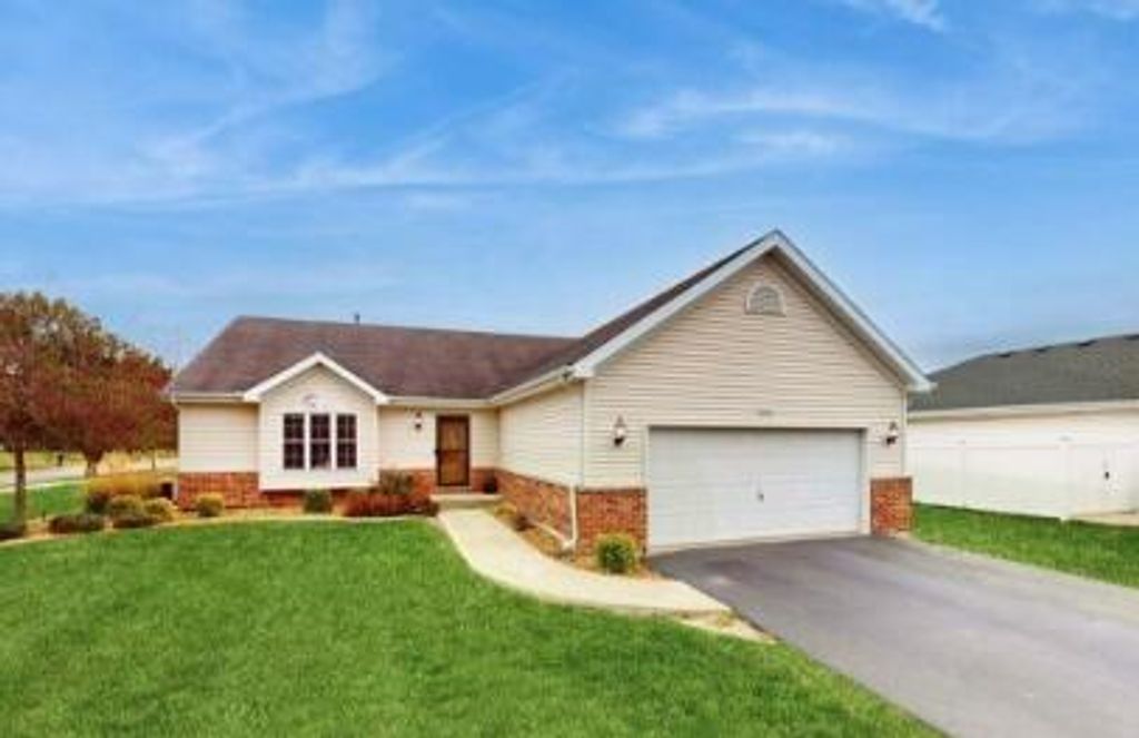 Photo of 9421 Buchanan Street, Crown Point, IN 46307 (MLS # 829497)