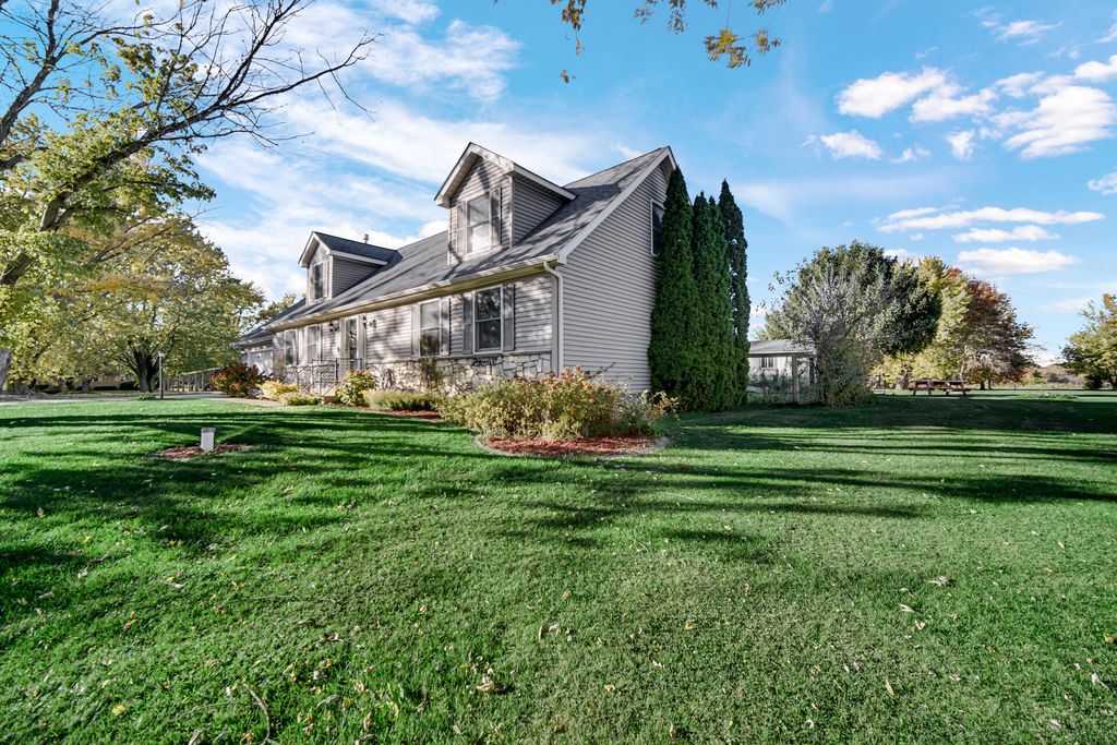 Photo of 7602 71st Court, Hobart, IN 46342 (MLS # 830218)