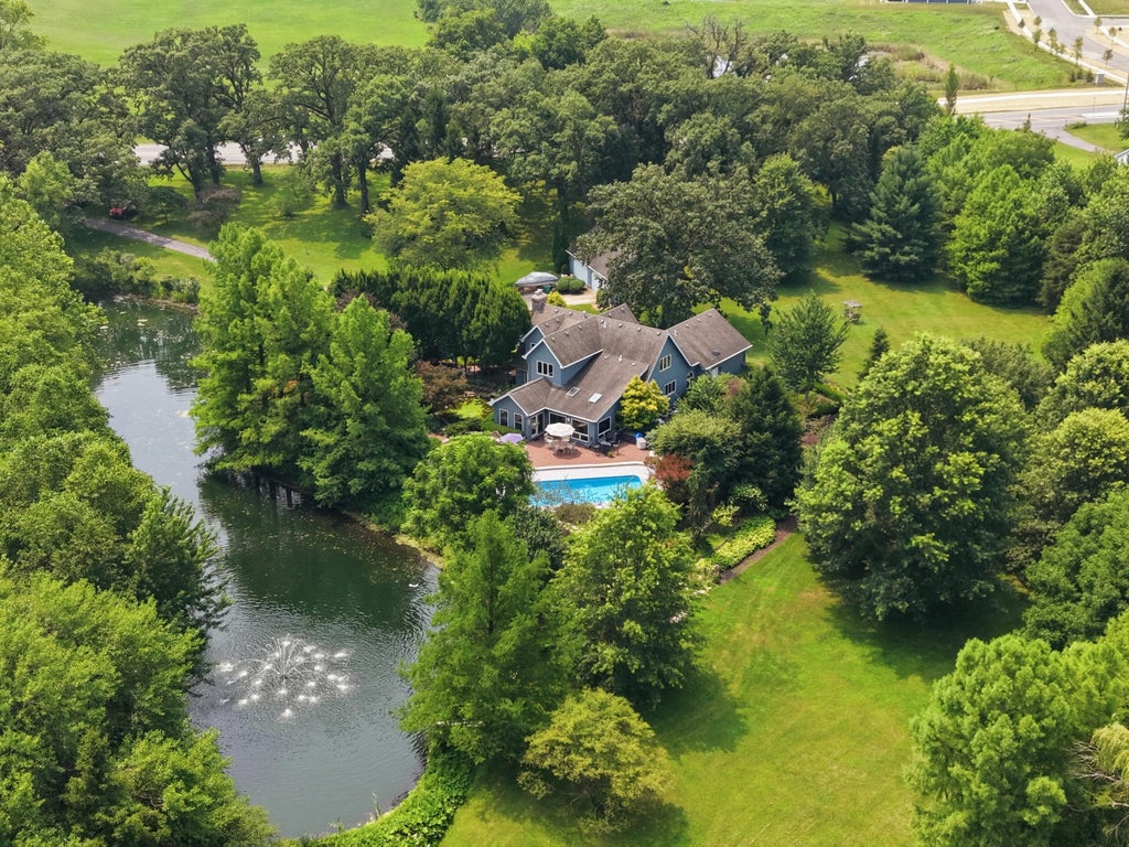 Photo of 6234 E 109th Avenue, Winfield, IN 46307 (MLS # 847171)