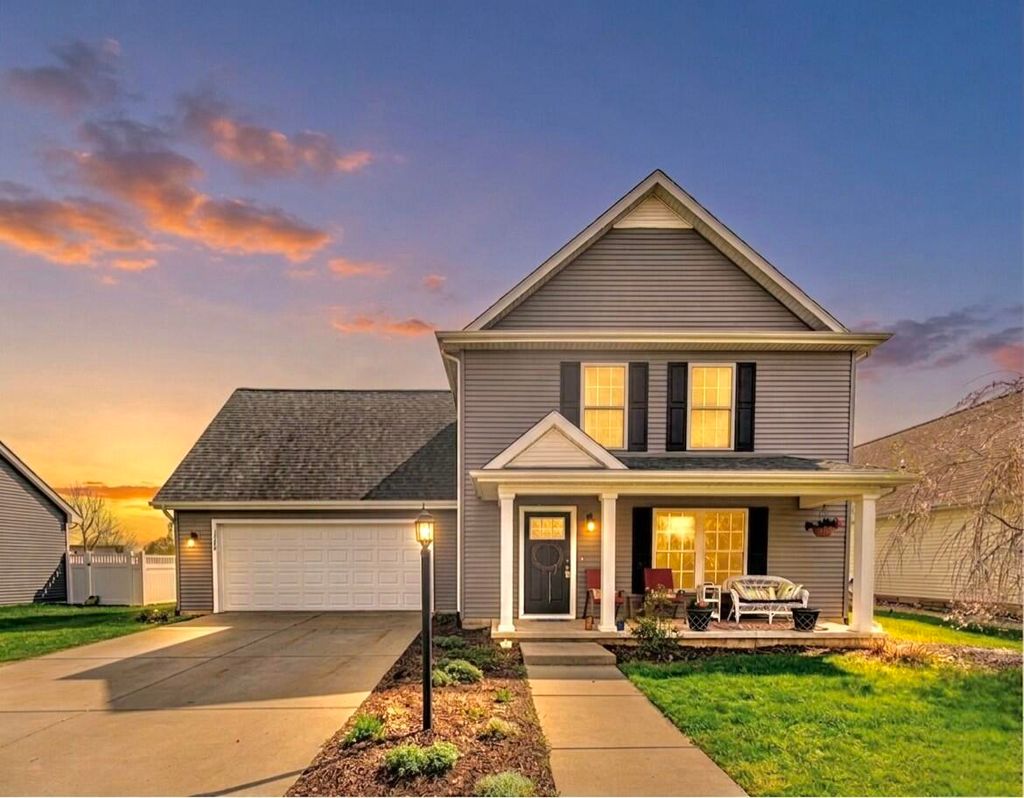 Photo of 1370 Danvers Parkway, Valparaiso, IN 46385 (MLS # 837372)