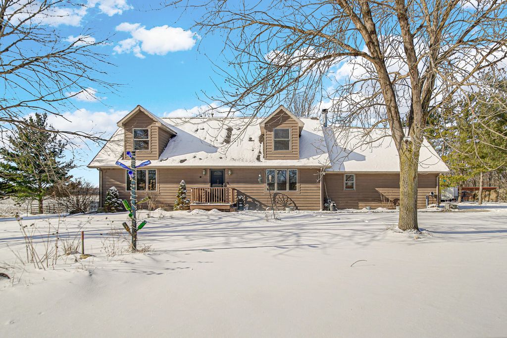 Photo of 8524 N Wilhelm Road, La Porte, IN 46350 (MLS # 833086)