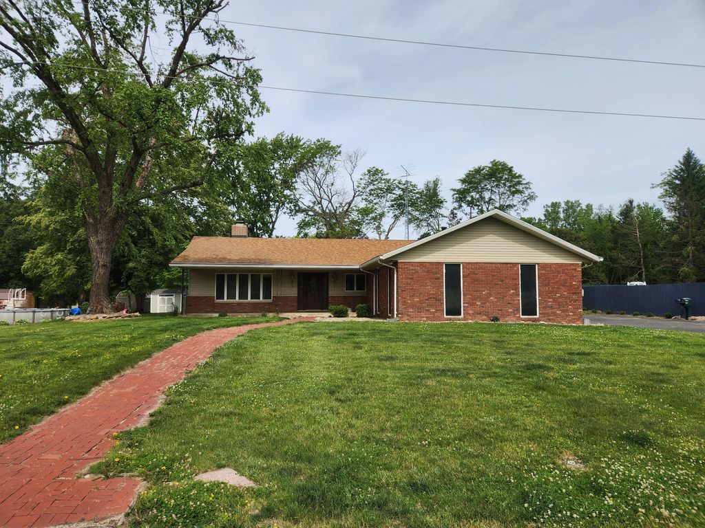 Photo of 4726 Locksley Drive E, Rensselaer, IN 47978 (MLS # 839548)