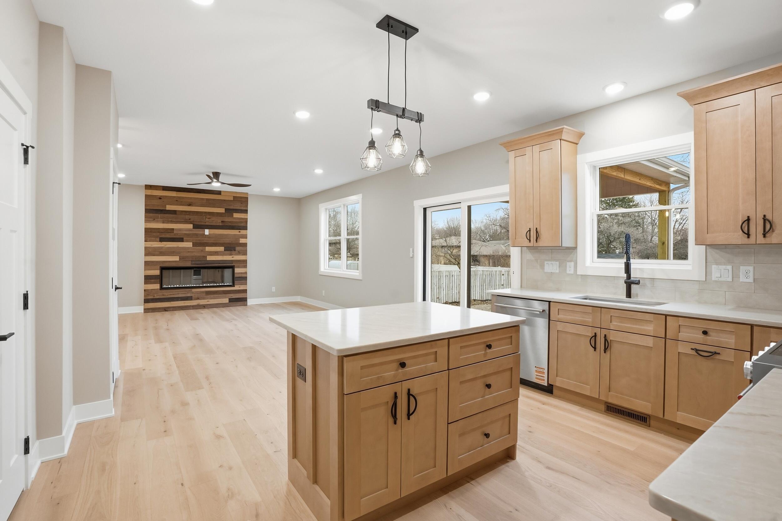 9141 Columbia Avenue