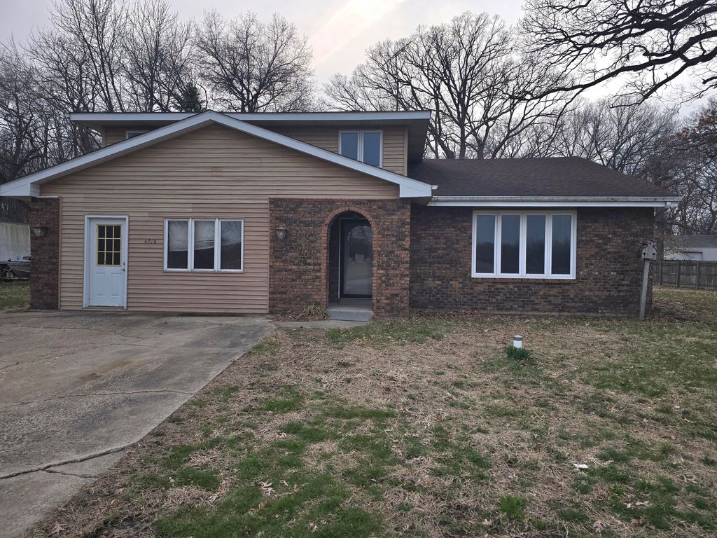 Photo of 4710 Oak Lane Drive, Griffith, IN 46319 (MLS # 835892)