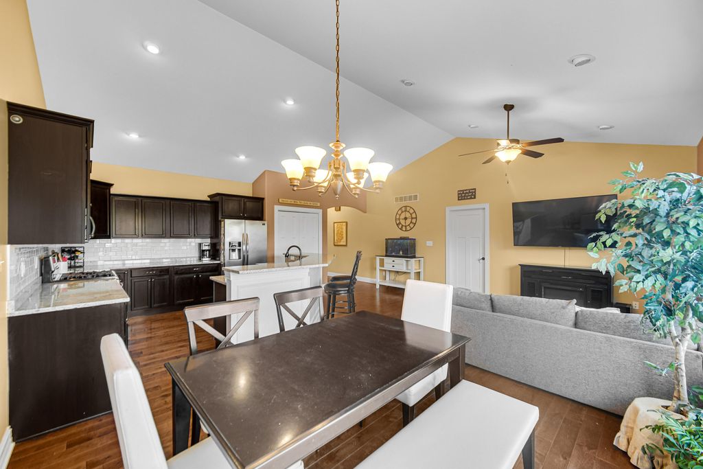 Photo of 3002 Winter Garden Drive, Valparaiso, IN 46385 (MLS # 829720)