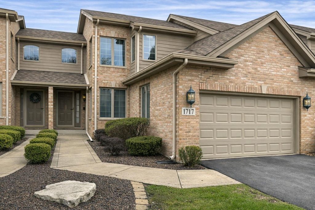 Photo of 1717 Apple Blossom Drive #3, Munster, IN 46321 (MLS # 837953)