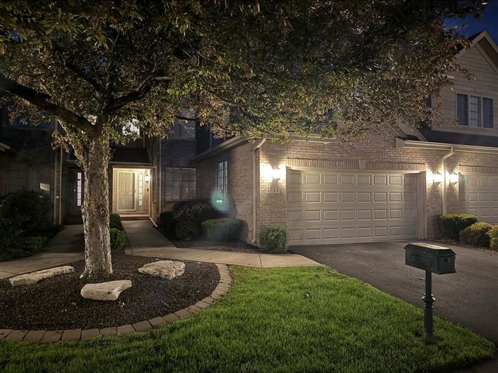 Photo of 1717 Apple Blossom Drive #3, Munster, IN 46321 (MLS # 837953)