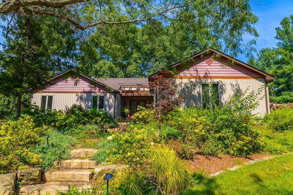 Photo of 85 Tanglewood Trail, Valparaiso, IN 46385 (MLS # 844816)