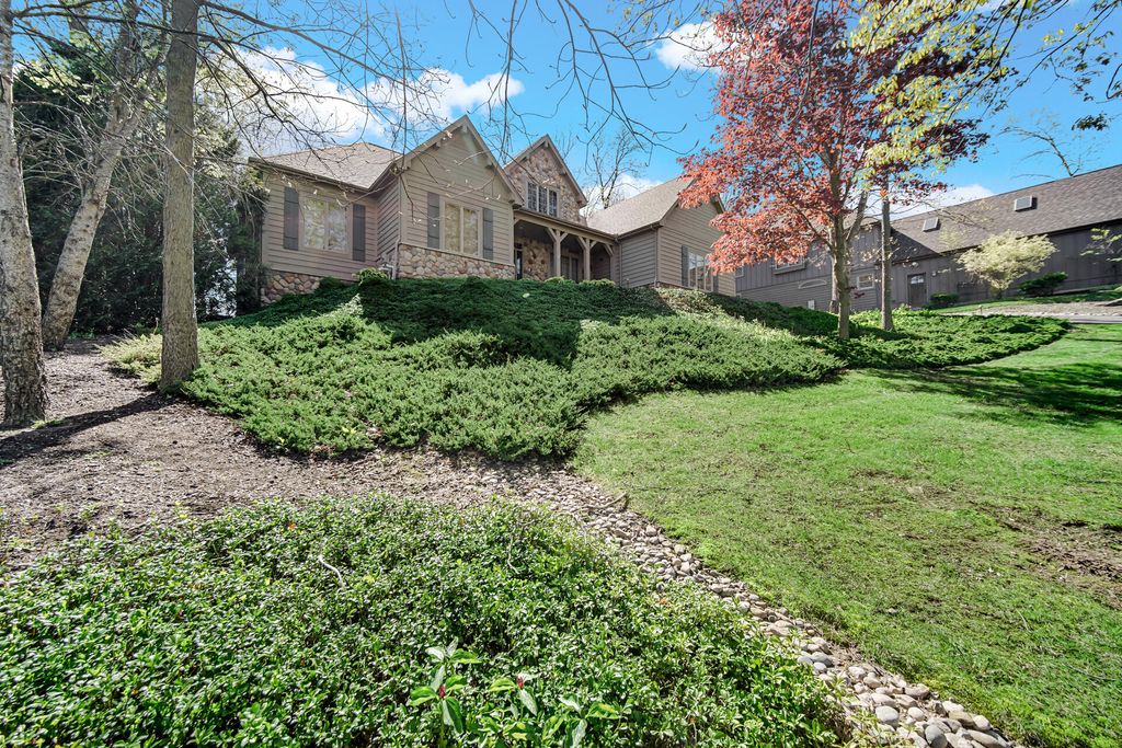 Photo of 53 Braemar Drive, Valparaiso, IN 46385 (MLS # 838317)