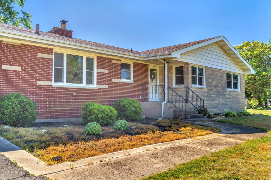 Photo of 325 Cedar Street NW, DeMotte, IN 46310 (MLS # 840275)
