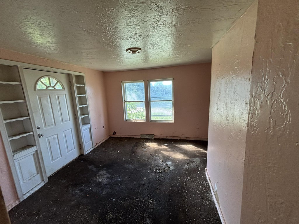Photo of 526 Tudor Road, Kingsford Heights, IN 46346 (MLS # 844806)