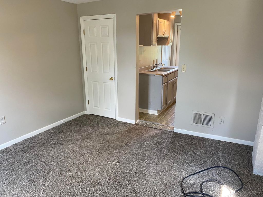 Photo of 255 College Avenue, Valparaiso, IN 46383 (MLS # 836445)