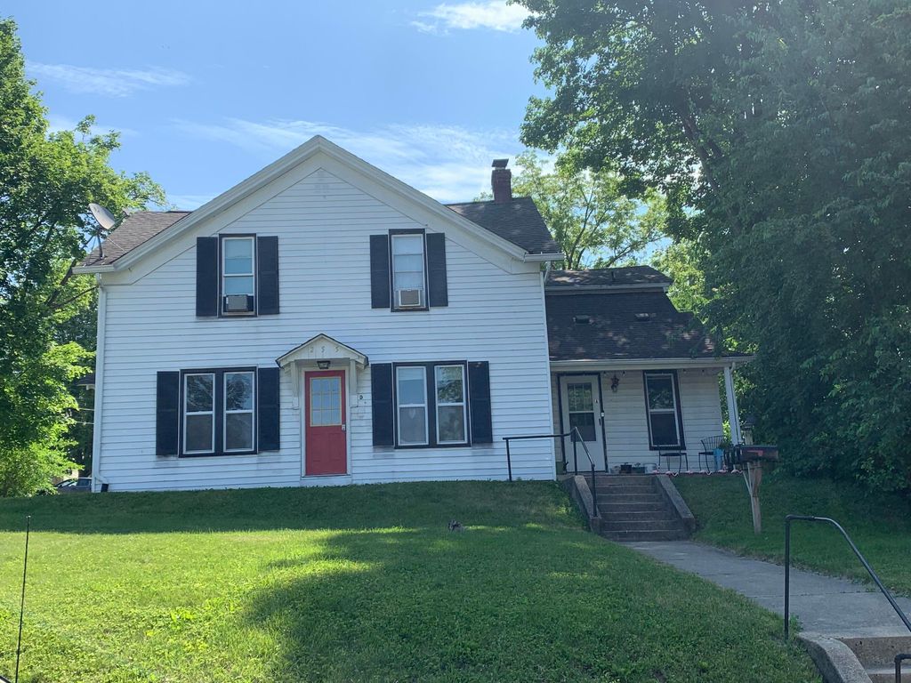Photo of 255 College Avenue, Valparaiso, IN 46383 (MLS # 836445)