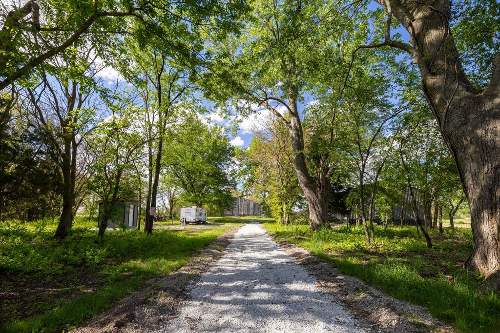 Photo of 10396 W County Road 300 S S, Rensselaer, IN 47978 (MLS # 838666)
