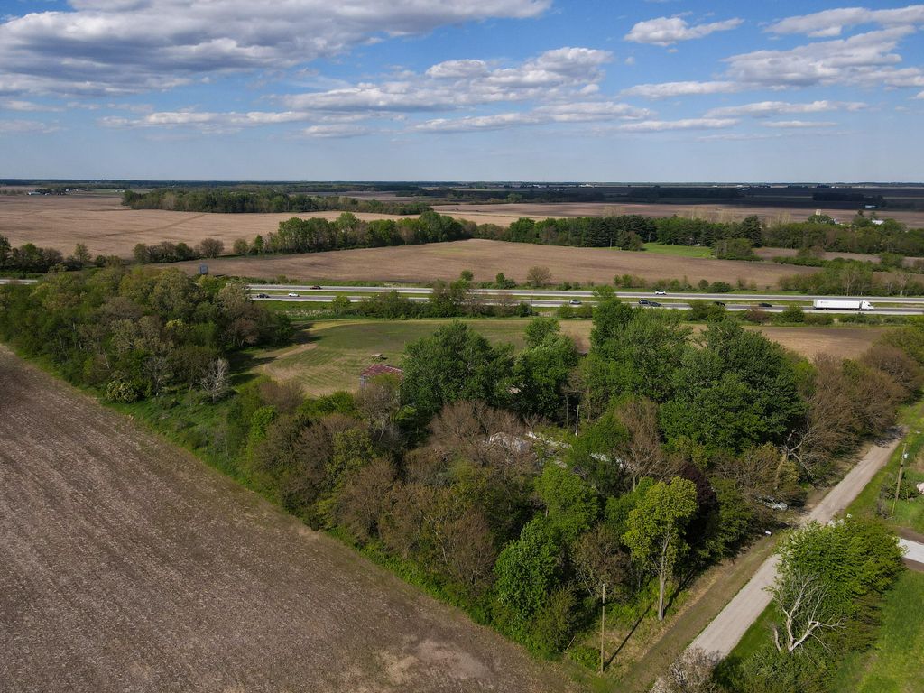 Photo of 10396 W County Road 300 S S, Rensselaer, IN 47978 (MLS # 838666)