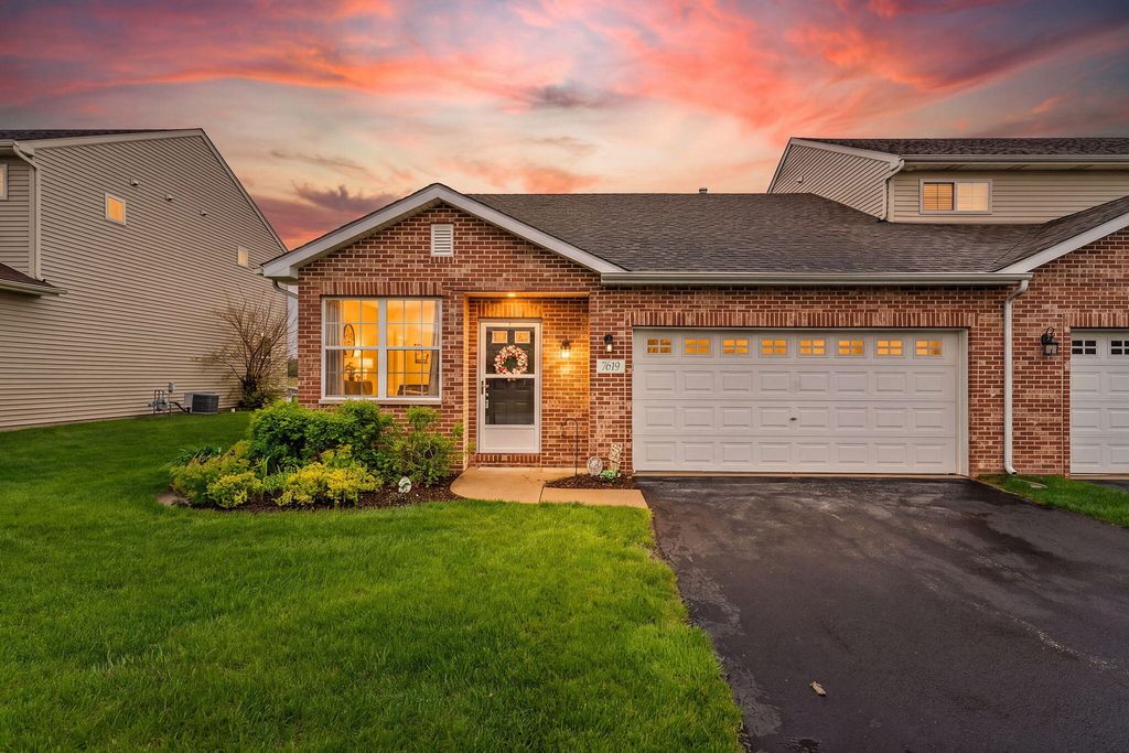 Photo of 7619 E 112th Avenue, Crown Point, IN 46307 (MLS # 837914)