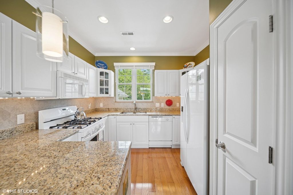 Photo of 170 Lake Shore Drive #B, Michigan City, IN 46360 (MLS # 835601)