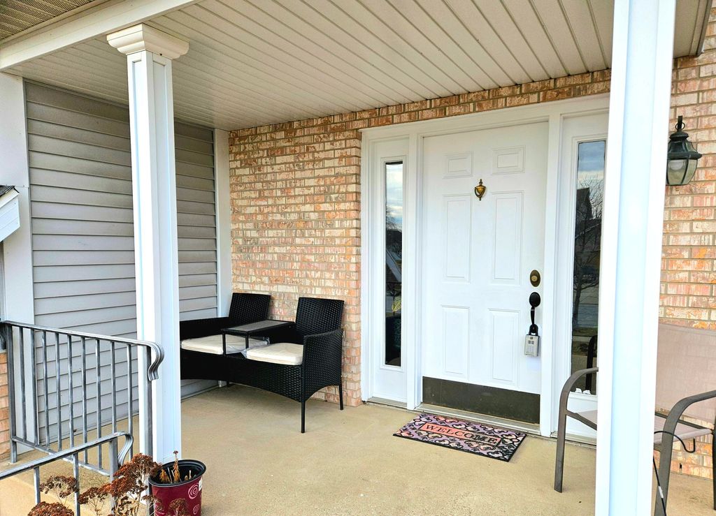 Photo of 1518 W 96th Place, Crown Point, IN 46307 (MLS # 834662)