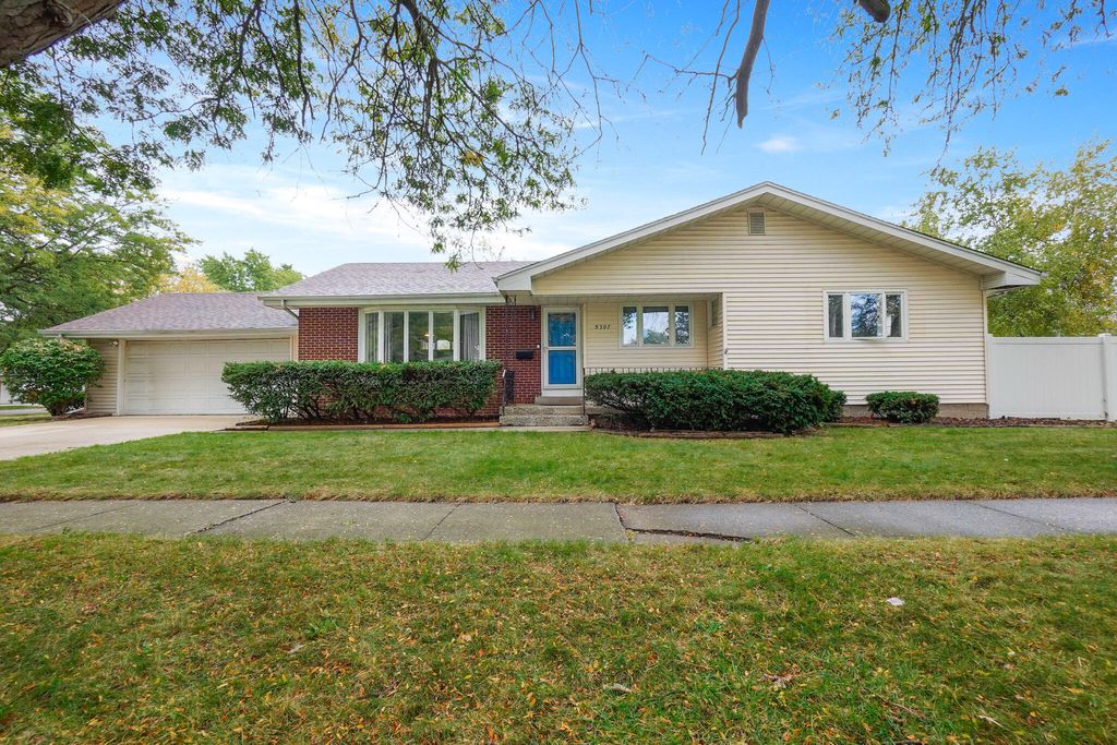 Photo of 9307 Grace Street, Highland, IN 46322 (MLS # 832755)