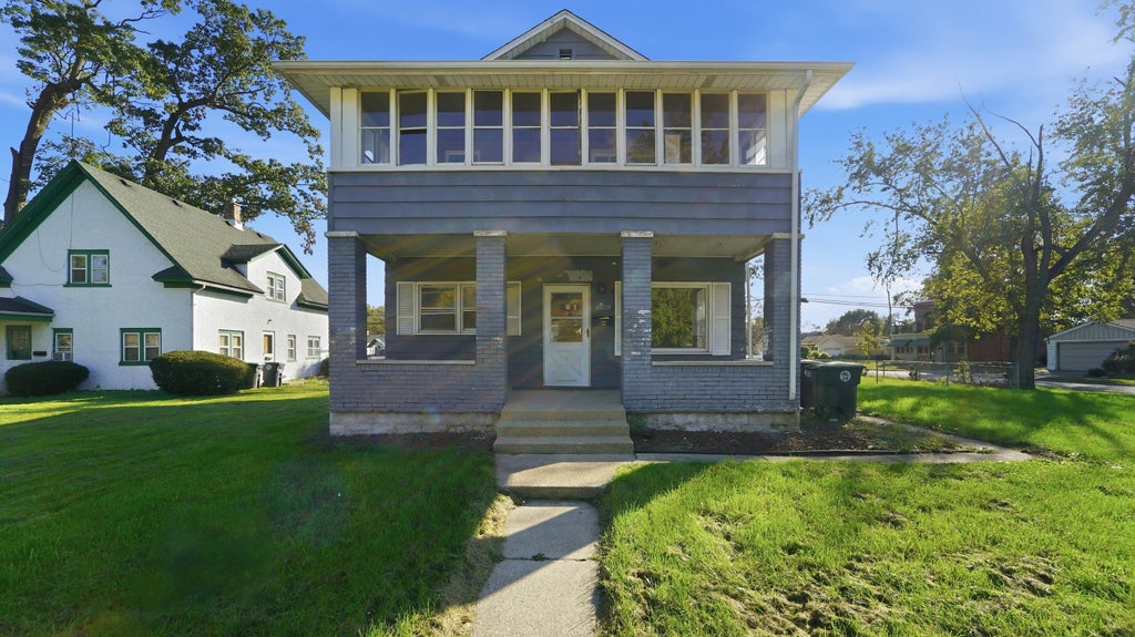 Photo of 1105 E Cleveland Avenue, Hobart, IN 46342 (MLS # 847433)