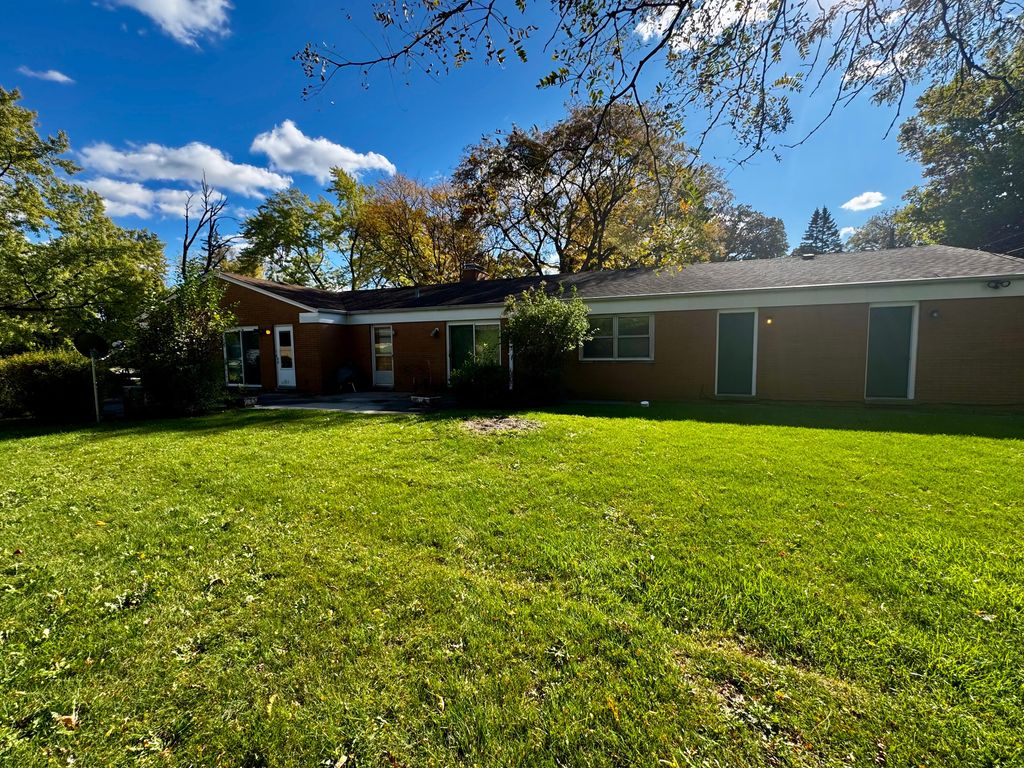 Photo of 2312 W 65th Avenue, Merrillville, IN 46410 (MLS # 833295)