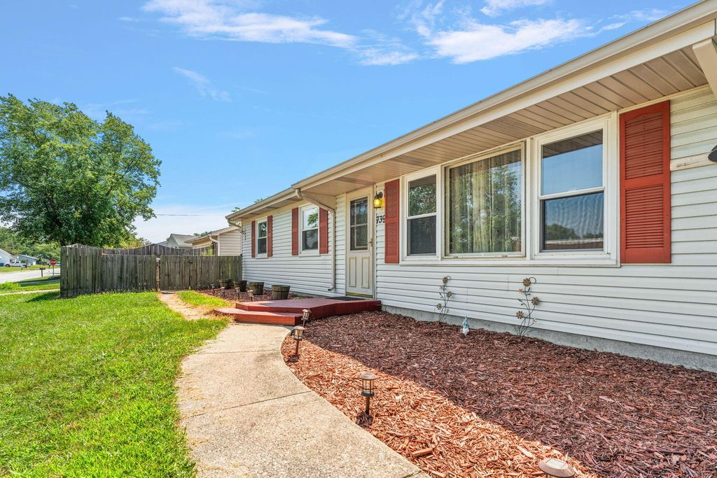 Photo of 739 Eagle Creek Road, Valparaiso, IN 46385 (MLS # 834747)