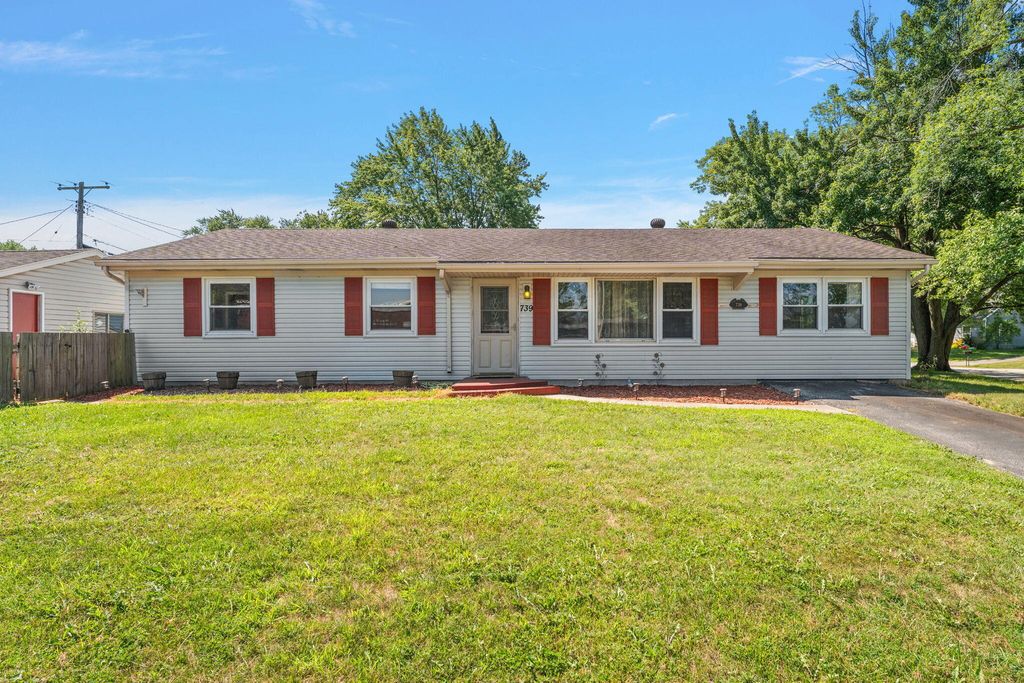 Photo of 739 Eagle Creek Road, Valparaiso, IN 46385 (MLS # 834747)