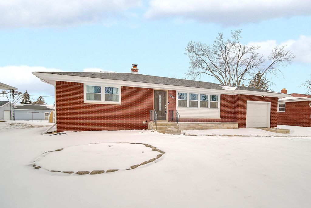 Photo of 5450 Pierce Street, Merrillville, IN 46410 (MLS # 833645)