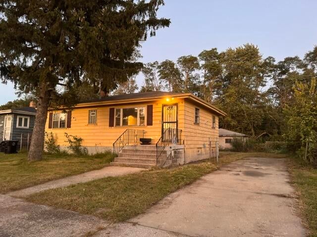 Photo of 571 Dallas Street, Gary, IN 46406 (MLS # 846451)