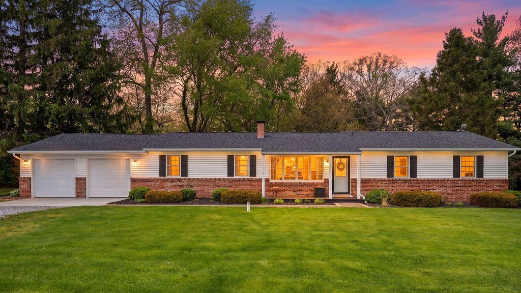 Photo of 474 S 200 W, Valparaiso, IN 46385 (MLS # 838072)