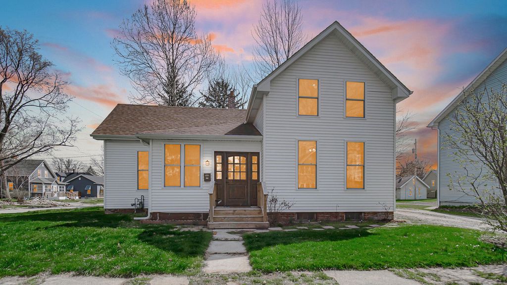 Photo of 701 Ridge Street, La Porte, IN 46350 (MLS # 836831)