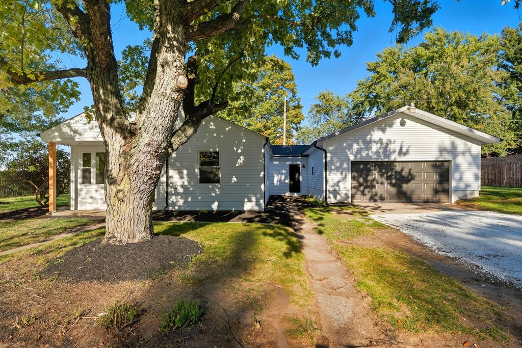 Photo of 405 Dartmoor Road, Kingsford Heights, IN 46346 (MLS # 832281)