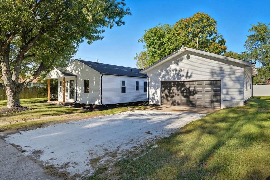 Photo of 405 Dartmoor Road, Kingsford Heights, IN 46346 (MLS # 832281)