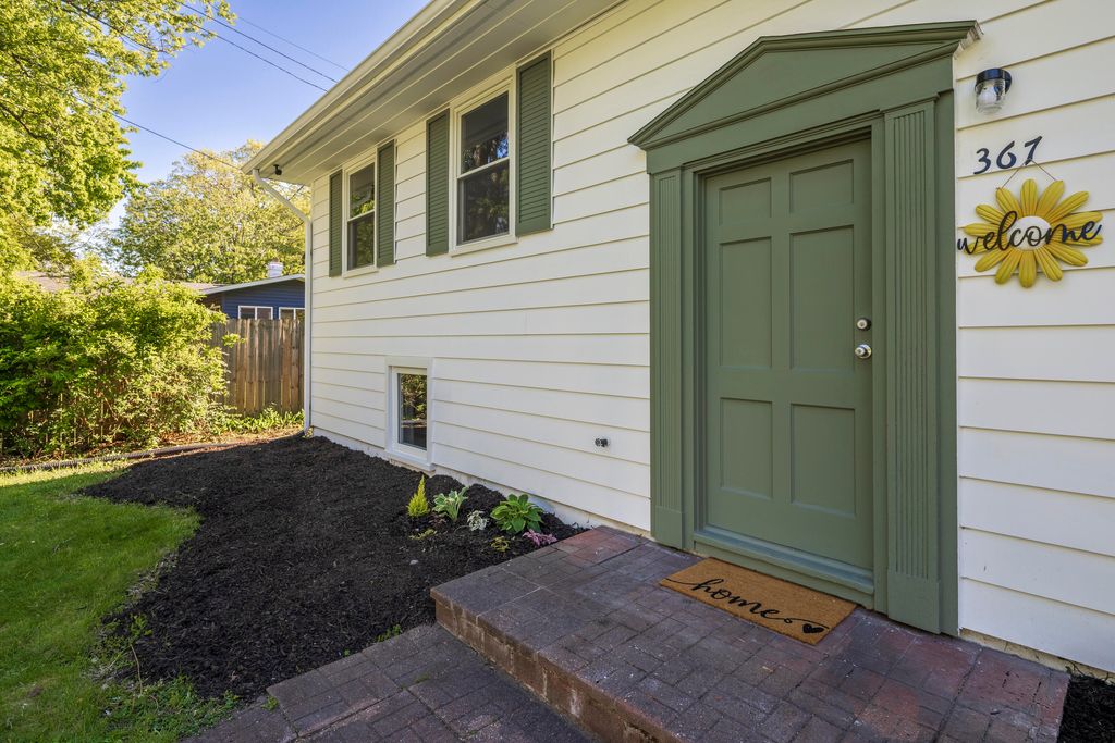 Photo of 367 Chestnut Street, Michigan City, IN 46360 (MLS # 838916)