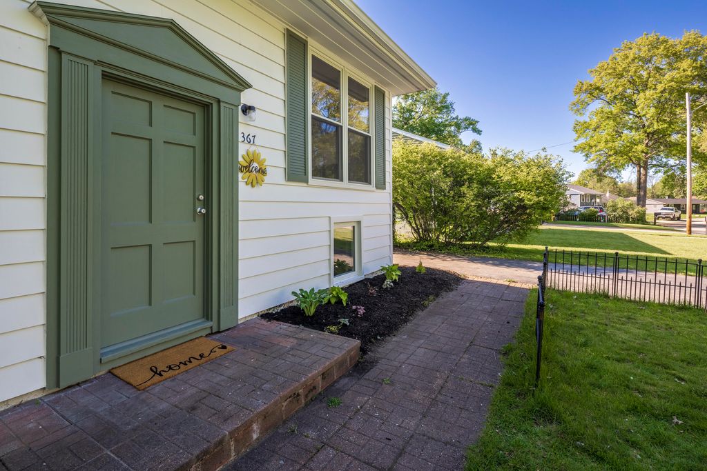 Photo of 367 Chestnut Street, Michigan City, IN 46360 (MLS # 838916)