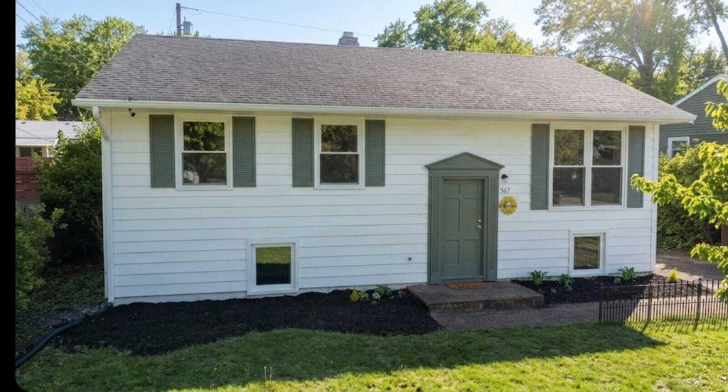 Photo of 367 Chestnut Street, Michigan City, IN 46360 (MLS # 838916)