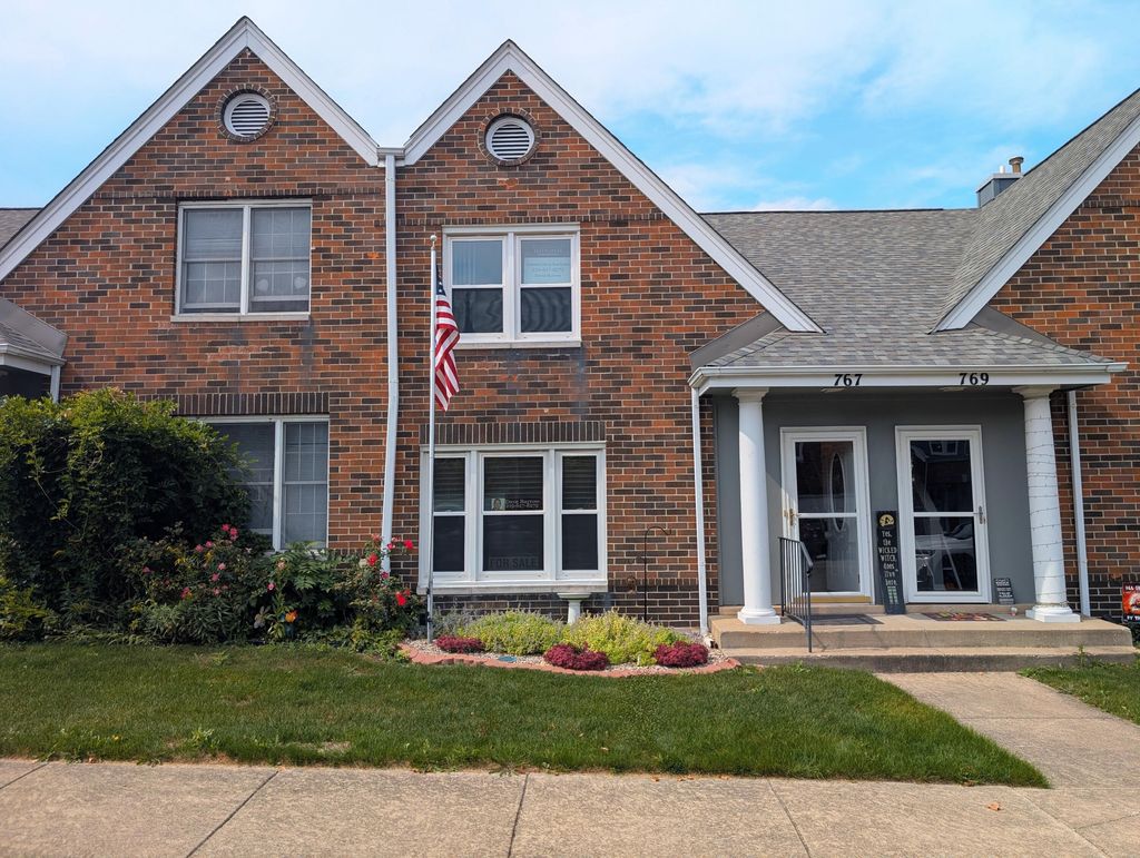 Photo of 767 Kenmare Pkwy, Crown Point, IN 46307 (MLS # 831754)