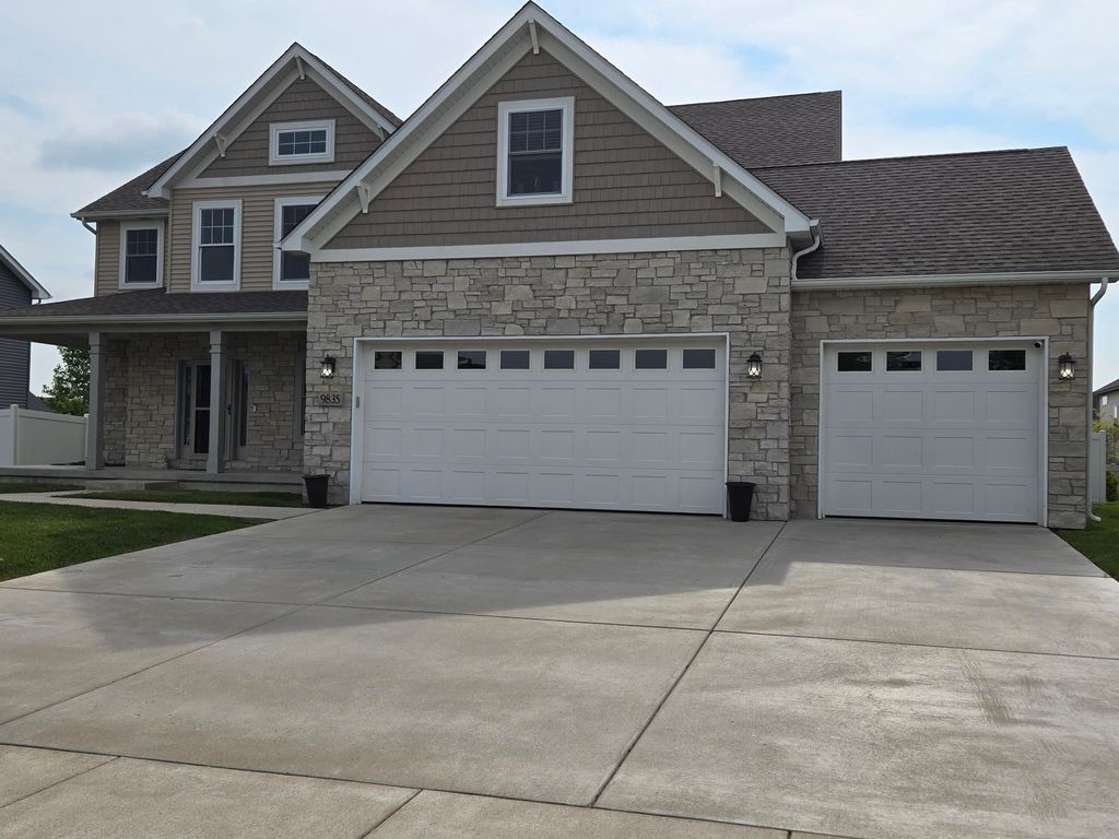 Photo of 9835 Meadow Lane, Saint John, IN 46373 (MLS # 839104)