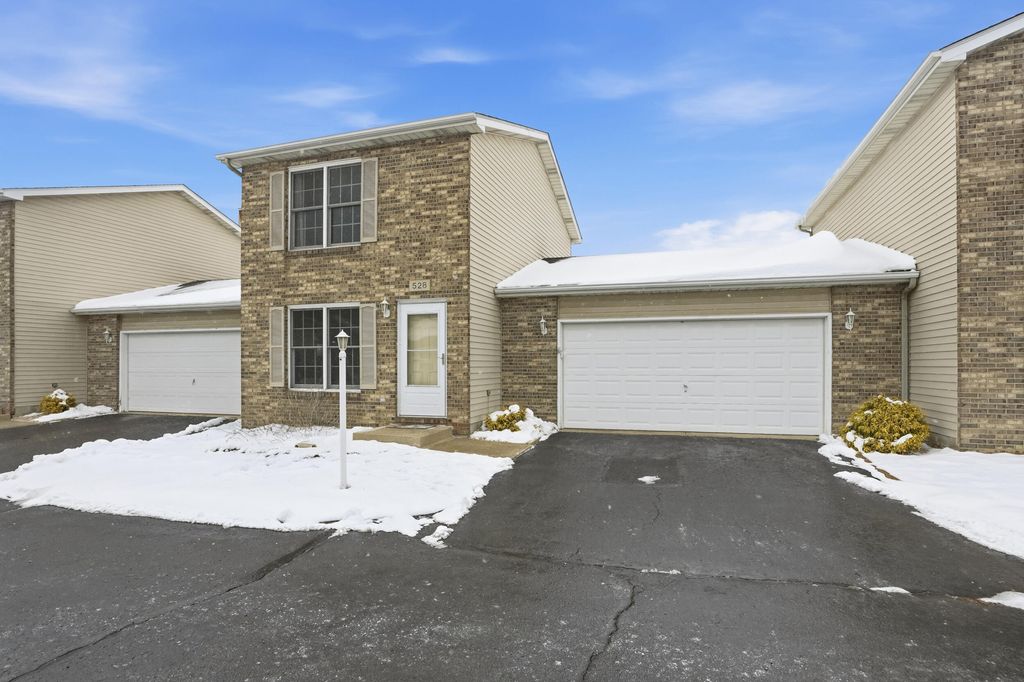 Photo of 528 Briarwood Drive, Dyer, IN 46311 (MLS # 831534)