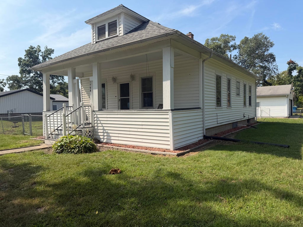 Photo of 1708 Tower Street, Chesterton, IN 46304 (MLS # 845440)