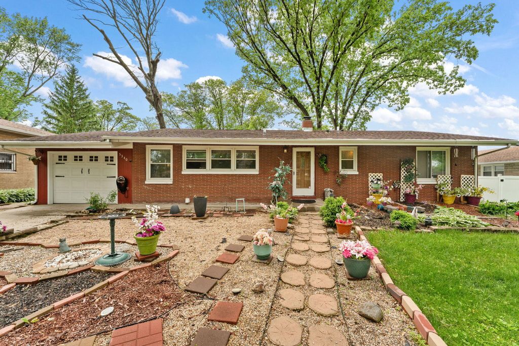 Photo of 5340 Mary Ann Lane, Merrillville, IN 46410 (MLS # 839418)