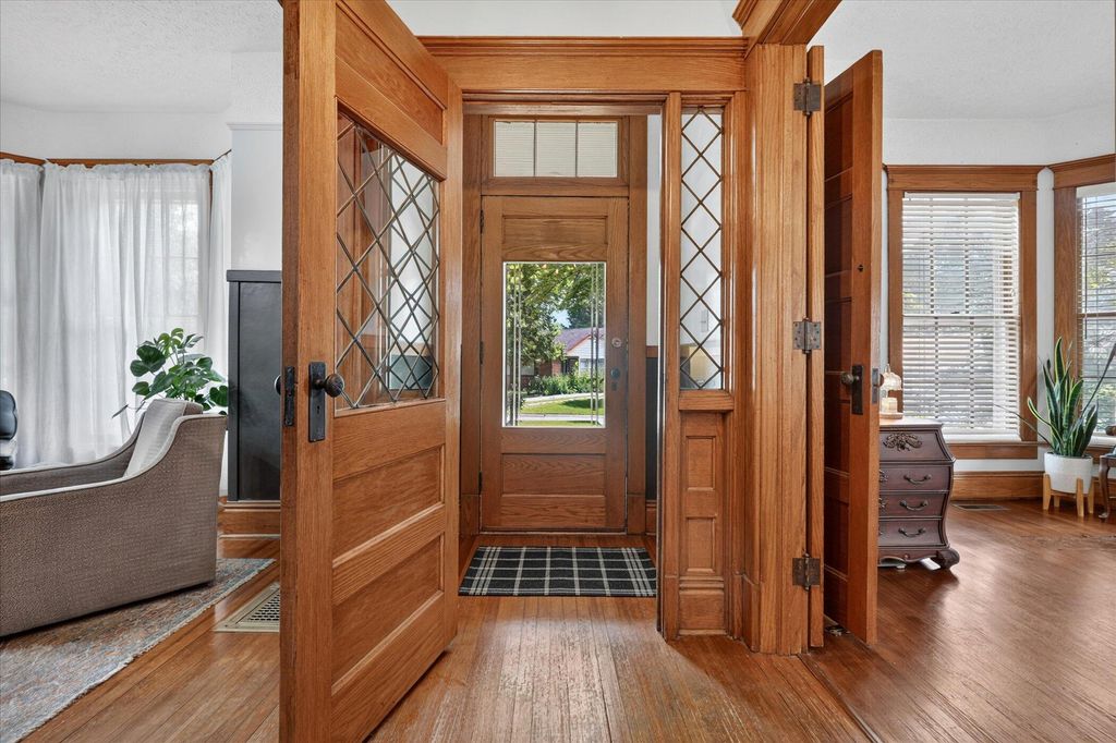 Photo of 909 Pennsylvania Avenue, La Porte, IN 46350 (MLS # 842437)