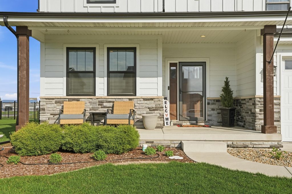 Photo of 10423 Juniper Lane, Saint John, IN 46373 (MLS # 837154)