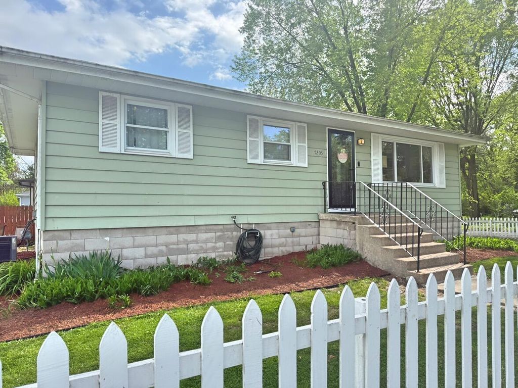 Photo of 7205 Kentucky Avenue, Hammond, IN 46323 (MLS # 838607)