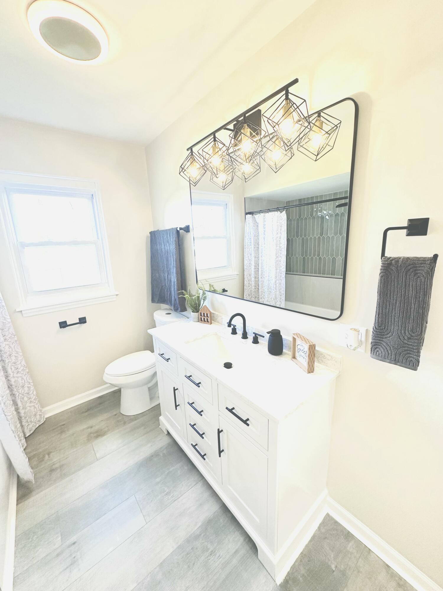 4142 S Grover Avenue