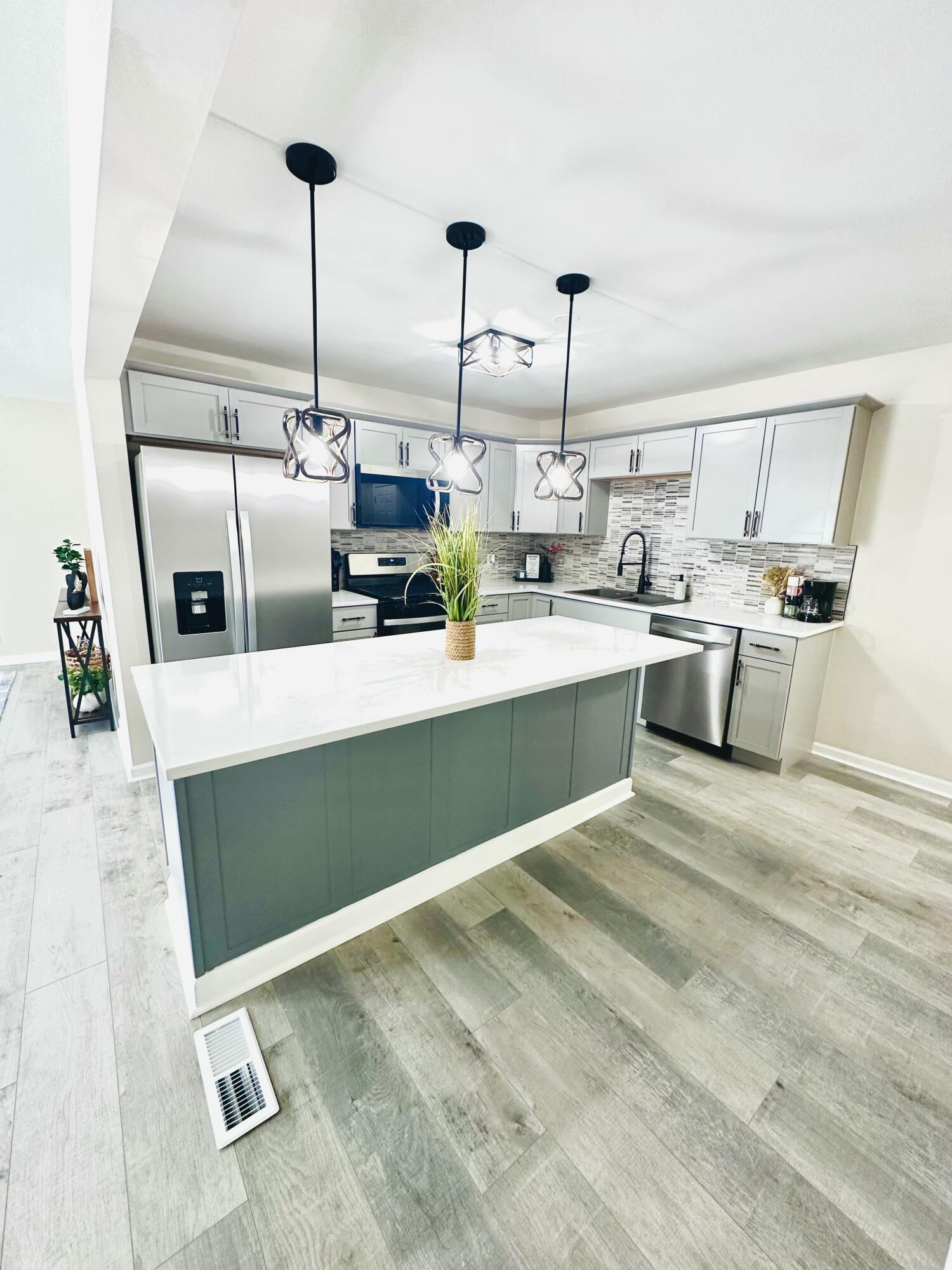 4142 S Grover Avenue